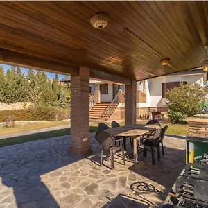 Nórdica, Villa
